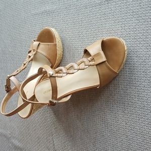 Liz Claiborne espadrilles sandals - heal is 3 1/4" high